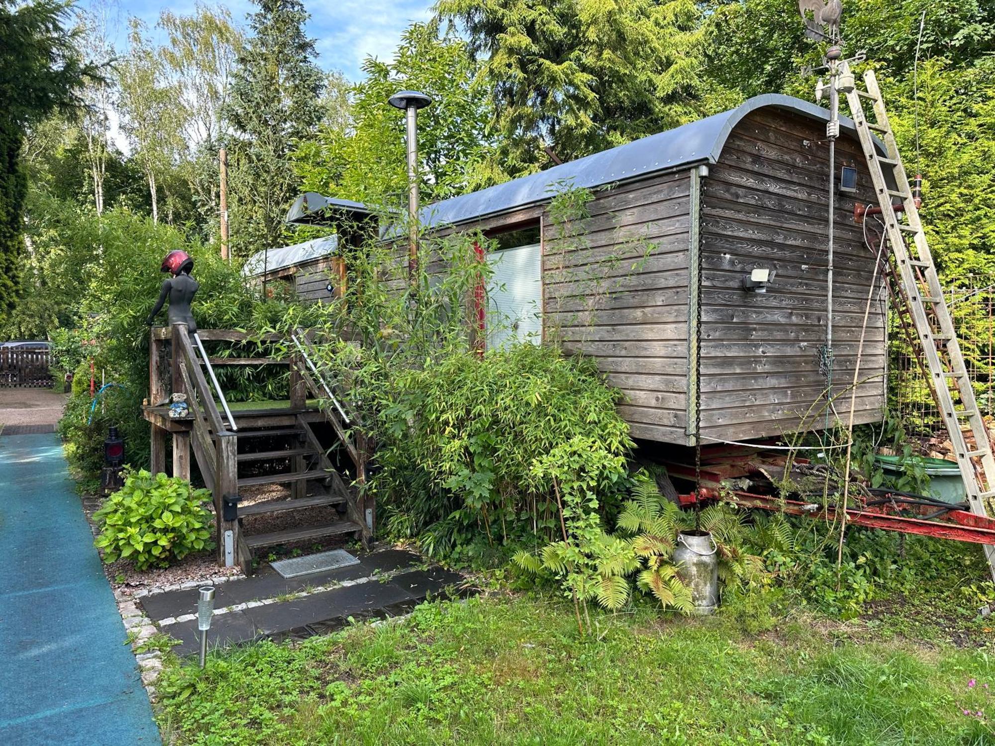 Hotel Zirkuswagen Im Gruenen Quickborn  Exterior foto